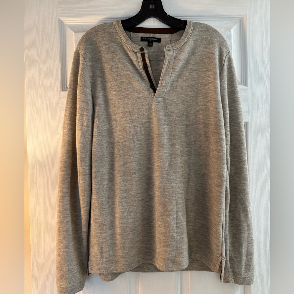 Banana Republic men’s henley